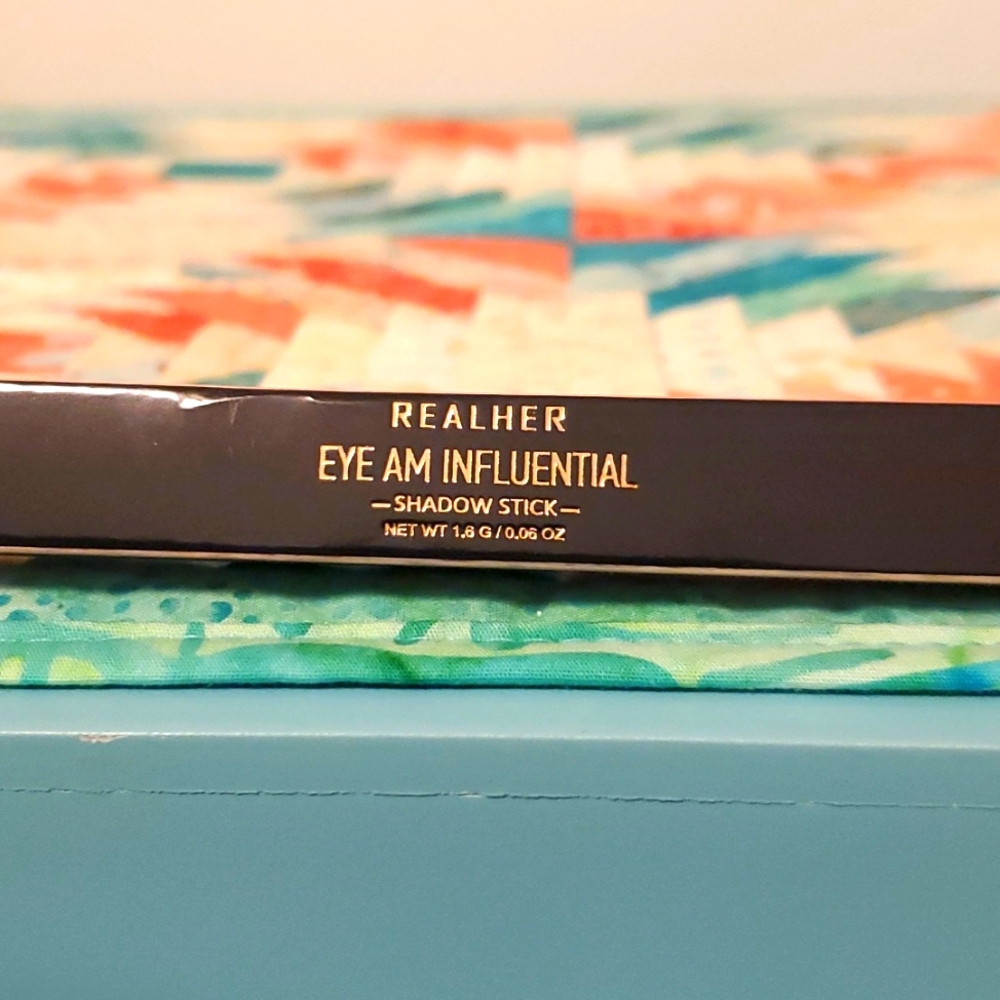 NIB Real Her Cream Eyeshadow stick in Iam Influential